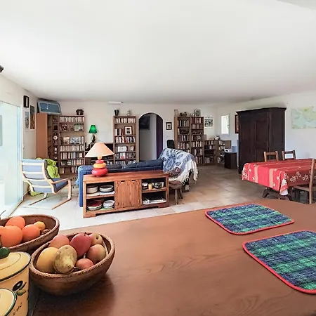 3 Bedroom Gorgeous In Prázdninový dům *