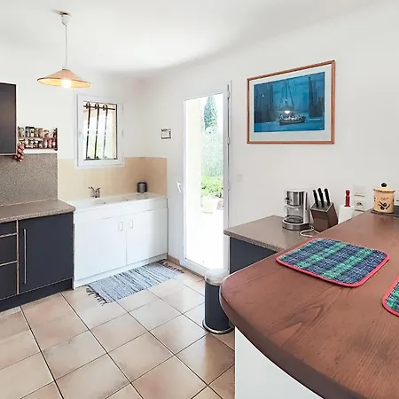 3 Bedroom Gorgeous In Prázdninový dům