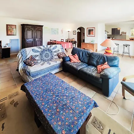 3 Bedroom Gorgeous In Creissan