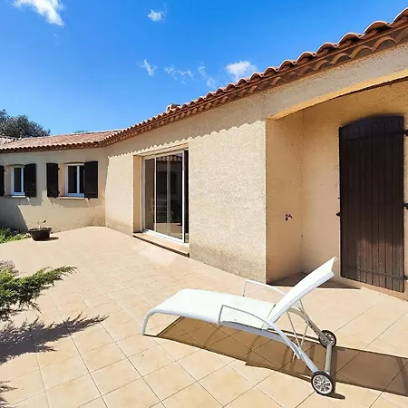 3 Bedroom Gorgeous In Prázdninový dům Creissan
